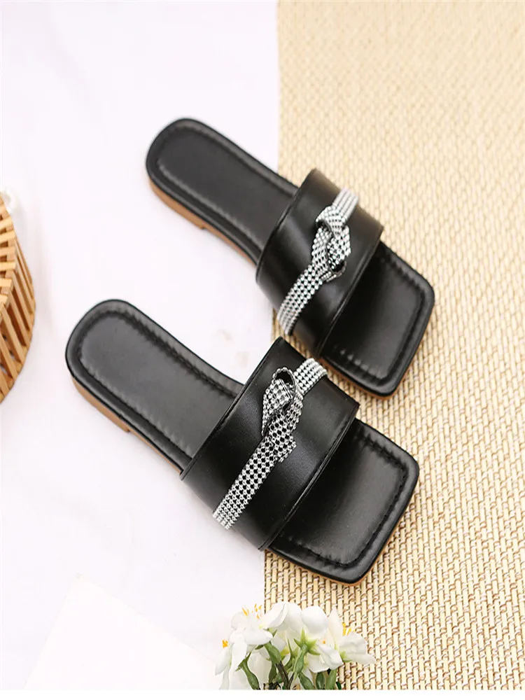 2022 European and American new summer women's flat-bottomed square-toe rhinestone sandals 2877
2022 European and American new summer women's flat-bottomed square-toe rhinestone sandals 2877