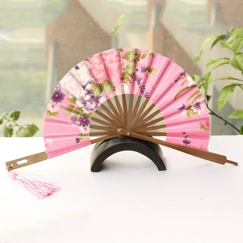 Japanese Style Round Folding Fan Vintage Tassel Flower Silk Dance Hand Fan Art Craft Gift Wedding Home Decoration Ornaments
Japanese Style Round Folding Fan Vintage Tassel Flower Silk Dance Hand Fan Art Craft Gift Wedding Home Decoration Ornaments