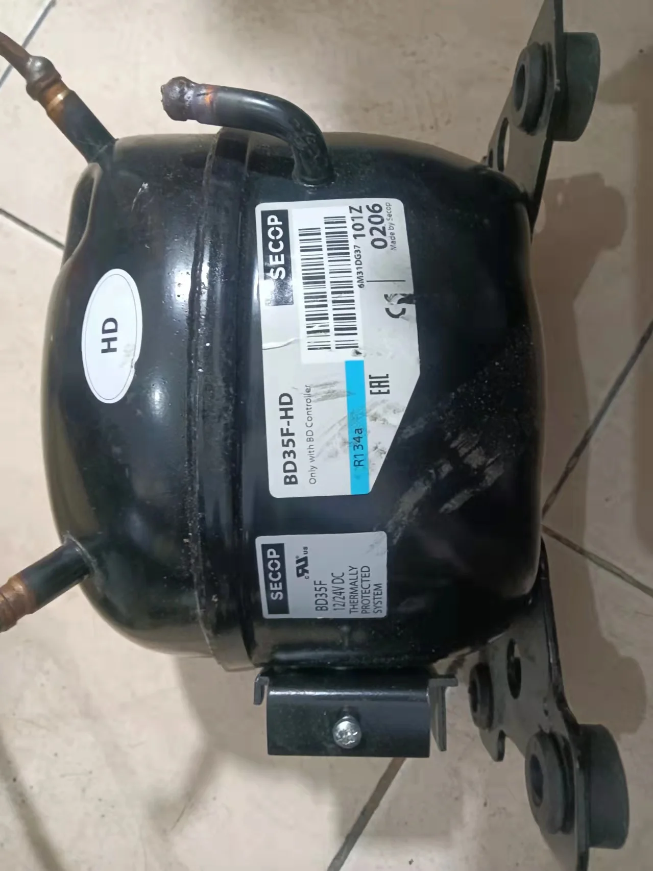 DC12/24V DC variable frequency compressor BD1.4F-VSD. 2 BD35F-HD
DC12/24V DC variable frequency compressor BD1.4F-VSD. 2 BD35F-HD