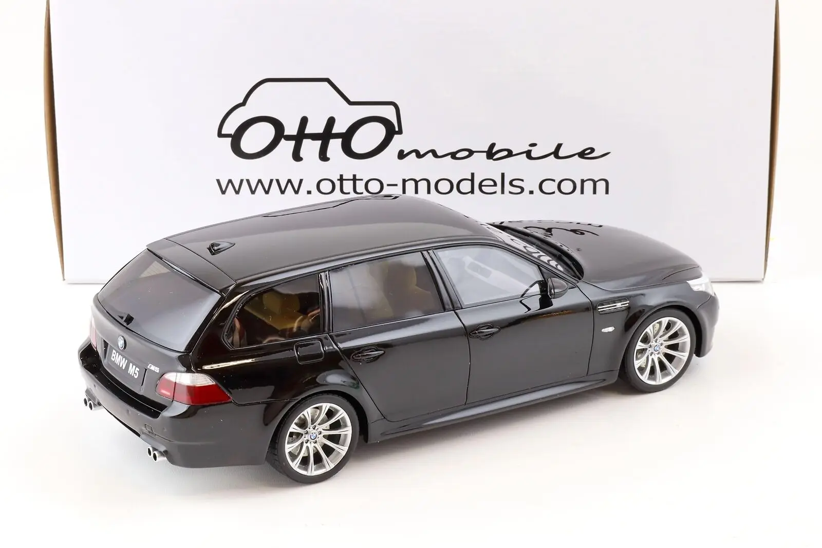 

Модель автомобиля OTTO-Mobile 1/18 5-серия M5 (E61) Touring SW универсал черный OT1020 из смолы коллекция автомобилей ограниченный выпуск хобби игрушки