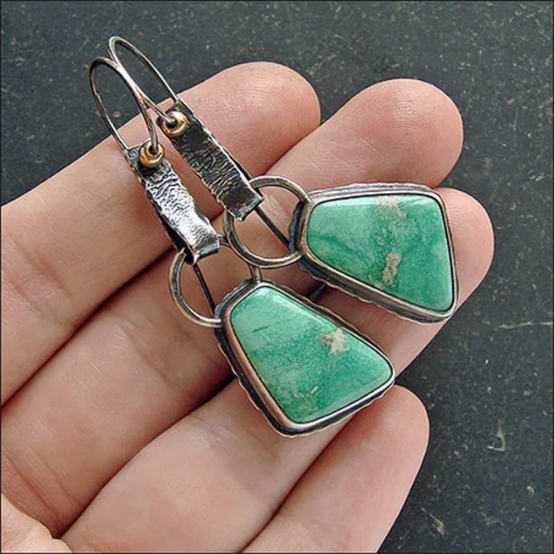 New Retro Earrings Popular Green Natural Stone for Women's Fashion Bohemian Ethnic Style Personality Temperament Jewelry
New Retro Earrings Popular Green Natural Stone for Women's Fashion Bohemian Ethnic Style Personality Temperament Jewelry
