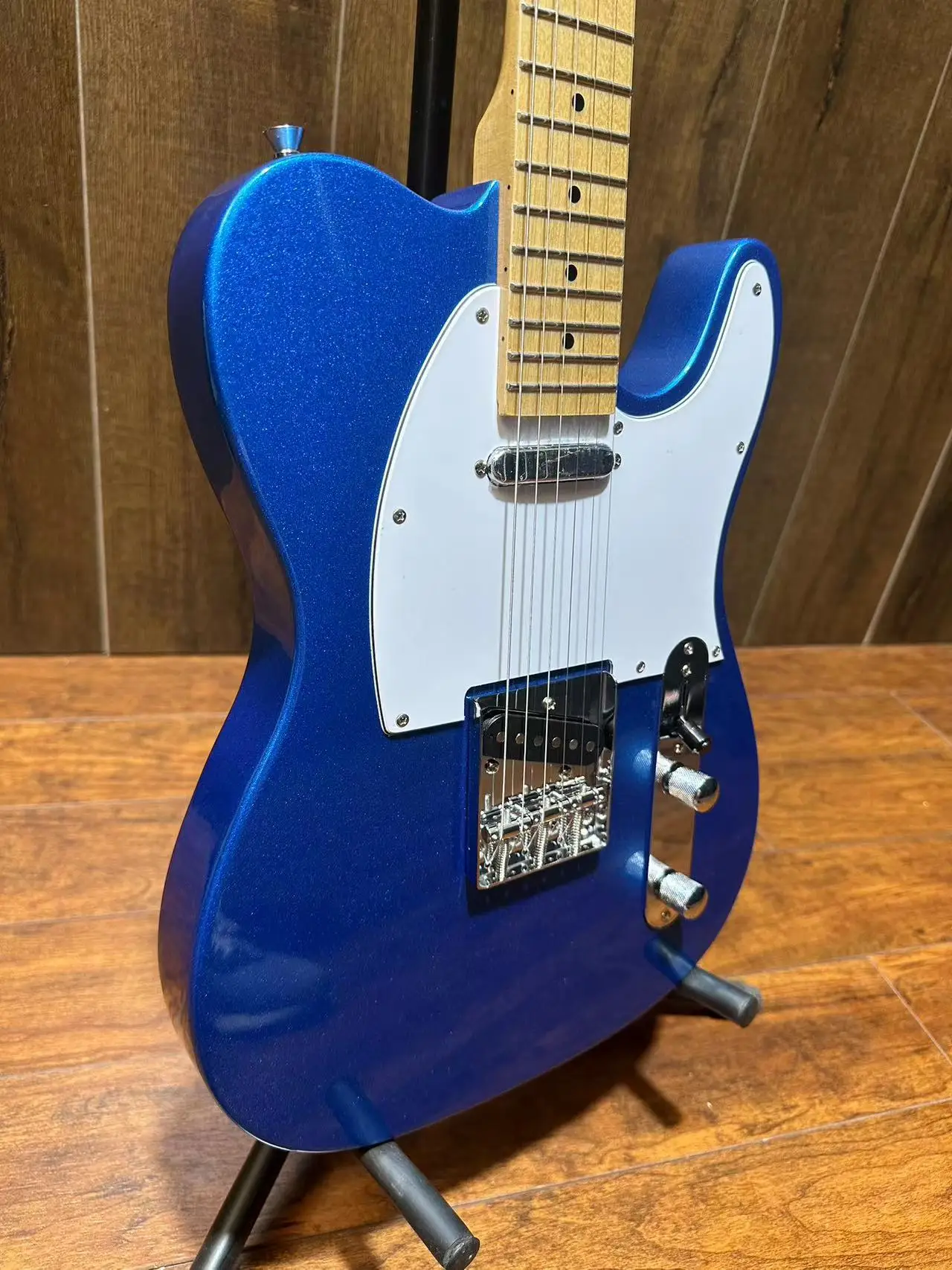 TL Electric Guitar Rosewood Fingerboard Green Color High Quality Guitarra Free Shipping
TL Electric Guitar Rosewood Fingerboard Green Color High Quality Guitarra Free Shipping