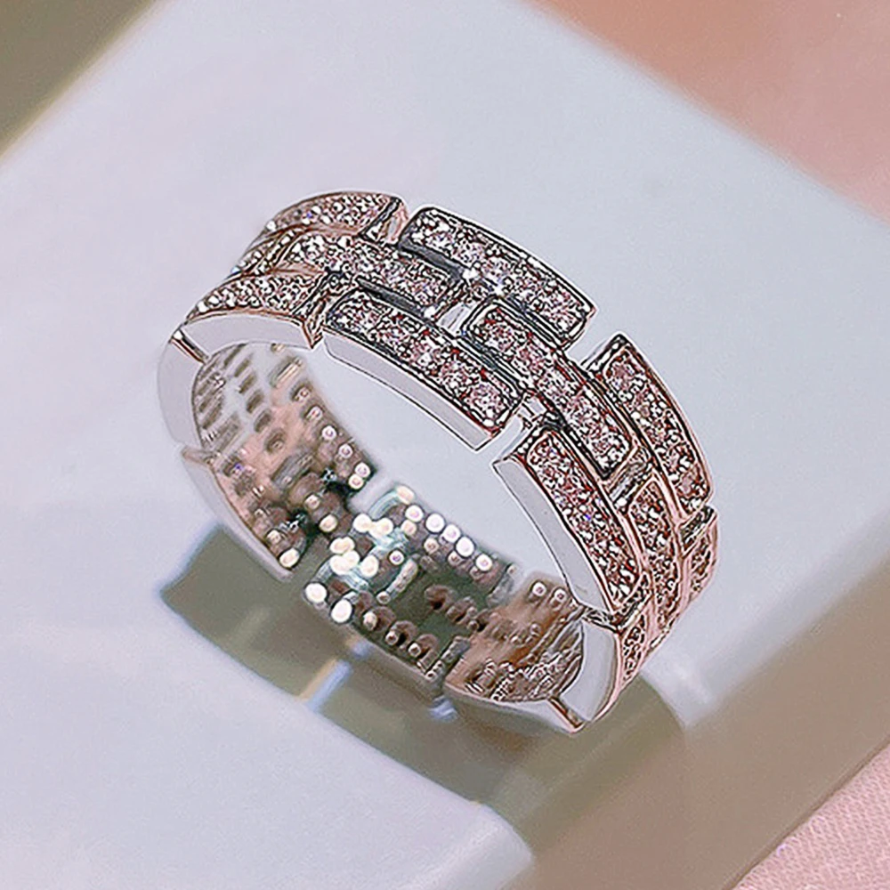 Huitan Creative Chain Design Engagement Proposal Ring for Girlfriend Silver Color Fashion Wedding Cubic Zirconia Ring for Women
Huitan Creative Chain Design Engagement Proposal Ring for Girlfriend Silver Color Fashion Wedding Cubic Zirconia Ring for Women