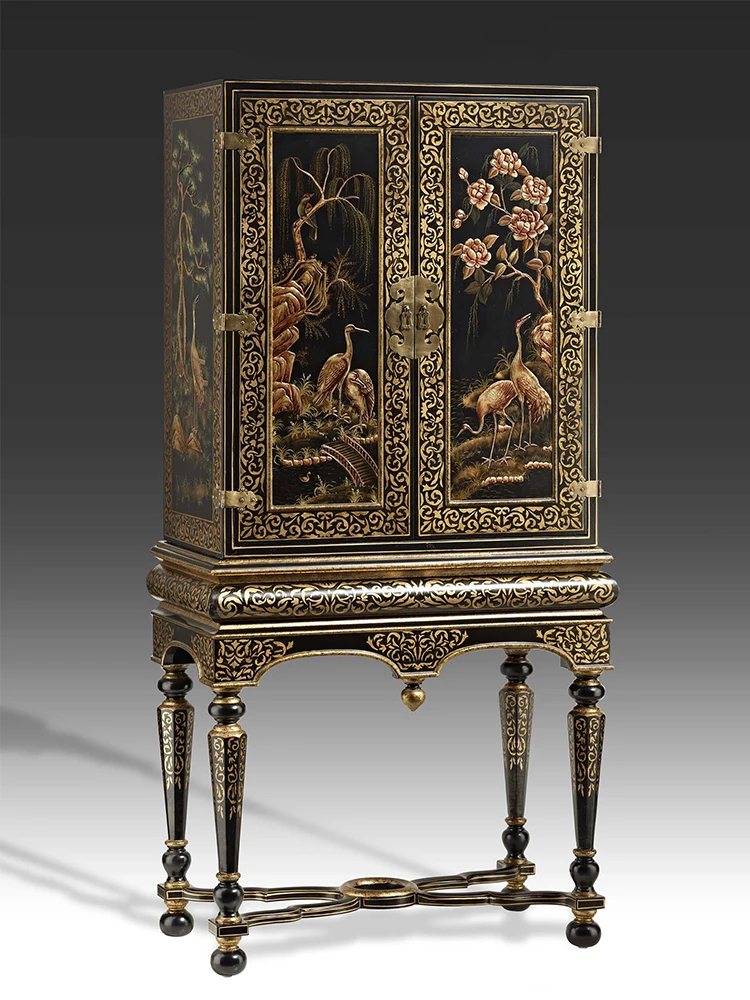 European-style high cabinet decorative locker villa high-end decorative cabinet carved wine American retro painted bookcase
European-style high cabinet decorative locker villa high-end decorative cabinet carved wine American retro painted bookcase