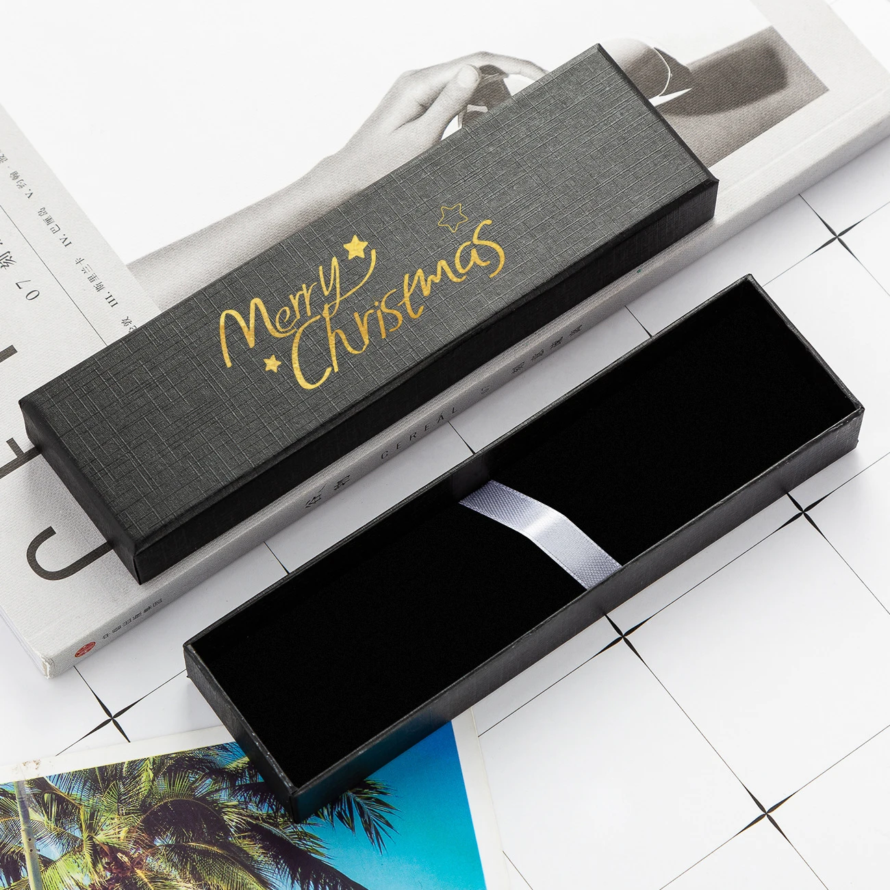 Multiple Colors Gift Box Packaging Luxury Christmas Gift Paper Gift Box Pen Box Christmas Packaging for Christmas Gift Boxes
Multiple Colors Gift Box Packaging Luxury Christmas Gift Paper Gift Box Pen Box Christmas Packaging for Christmas Gift Boxes