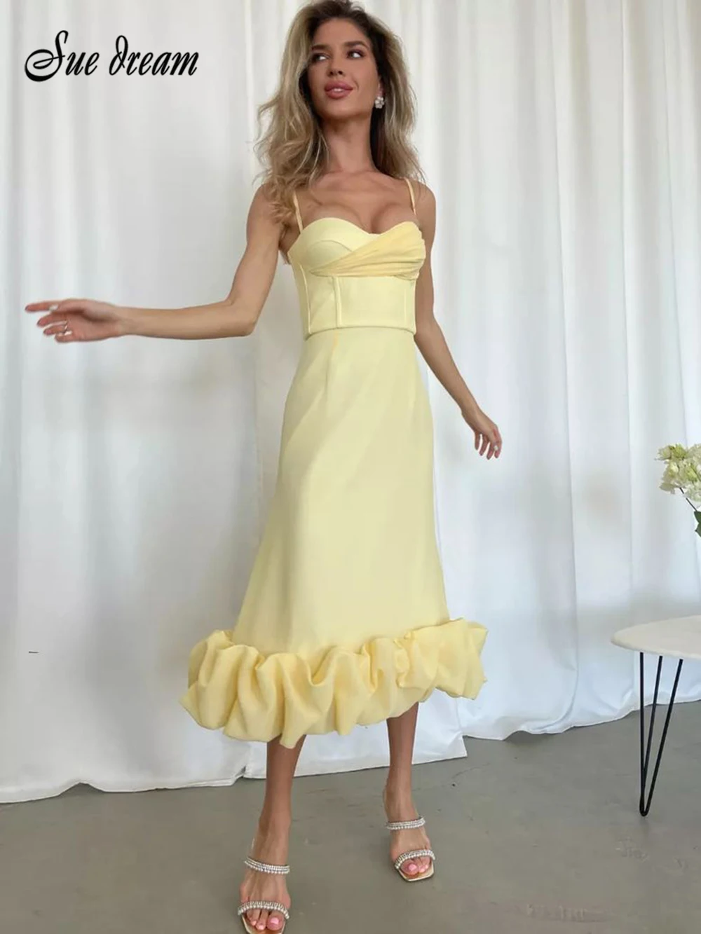 2022 новое летнее женское сексуальное Сетчатое облегающее миди платье трапециевидной формы с оборками, элегантное, как у знаменитостей, ночное платье для клубной вечеринки 
2022 новое летнее женское сексуальное Сетчатое облегающее миди платье трапециевидной формы с оборками, элегантное, как у знаменитостей, ночное платье для клубной вечеринки