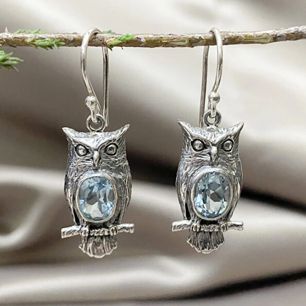 Vintage Inlaid Sky Blue Zircon Owl Earrings For Women Fashion Classic Animal Dangle Earrings Female Ear Jewelry Eardrop
Vintage Inlaid Sky Blue Zircon Owl Earrings For Women Fashion Classic Animal Dangle Earrings Female Ear Jewelry Eardrop
