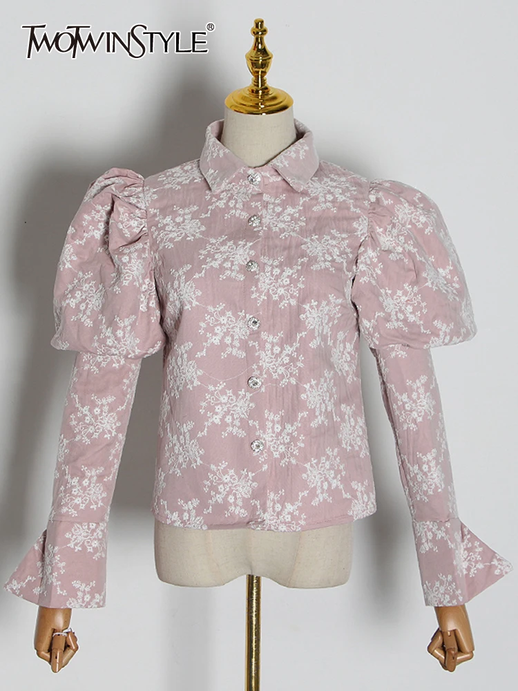 TWOTWINSTYLE Print Casual Pink Shirt For Women Lapel Puff Long Sleeve Color Block Blouse Female Fashion New Clothing Spring 2022
TWOTWINSTYLE Print Casual Pink Shirt For Women Lapel Puff Long Sleeve Color Block Blouse Female Fashion New Clothing Spring 2022
