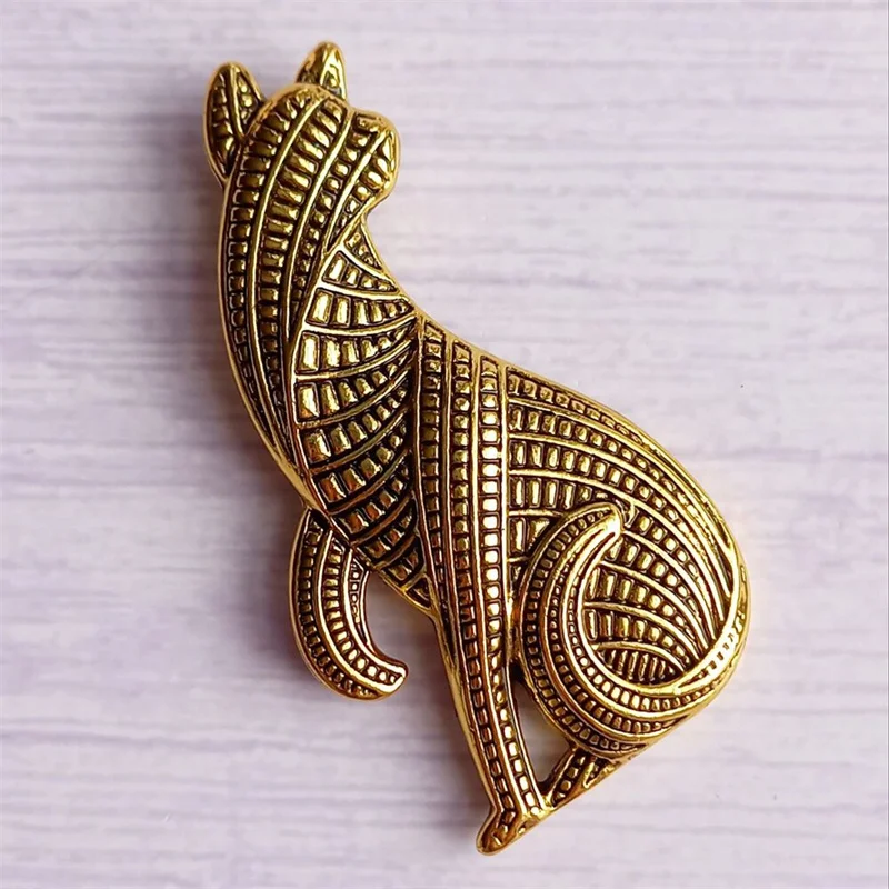 New Vintage Animal Abstract Tiger Cat Brooches for Women Personality Simple Matte Metal Animal Pins Clothing Jewelry Accessories
New Vintage Animal Abstract Tiger Cat Brooches for Women Personality Simple Matte Metal Animal Pins Clothing Jewelry Accessories