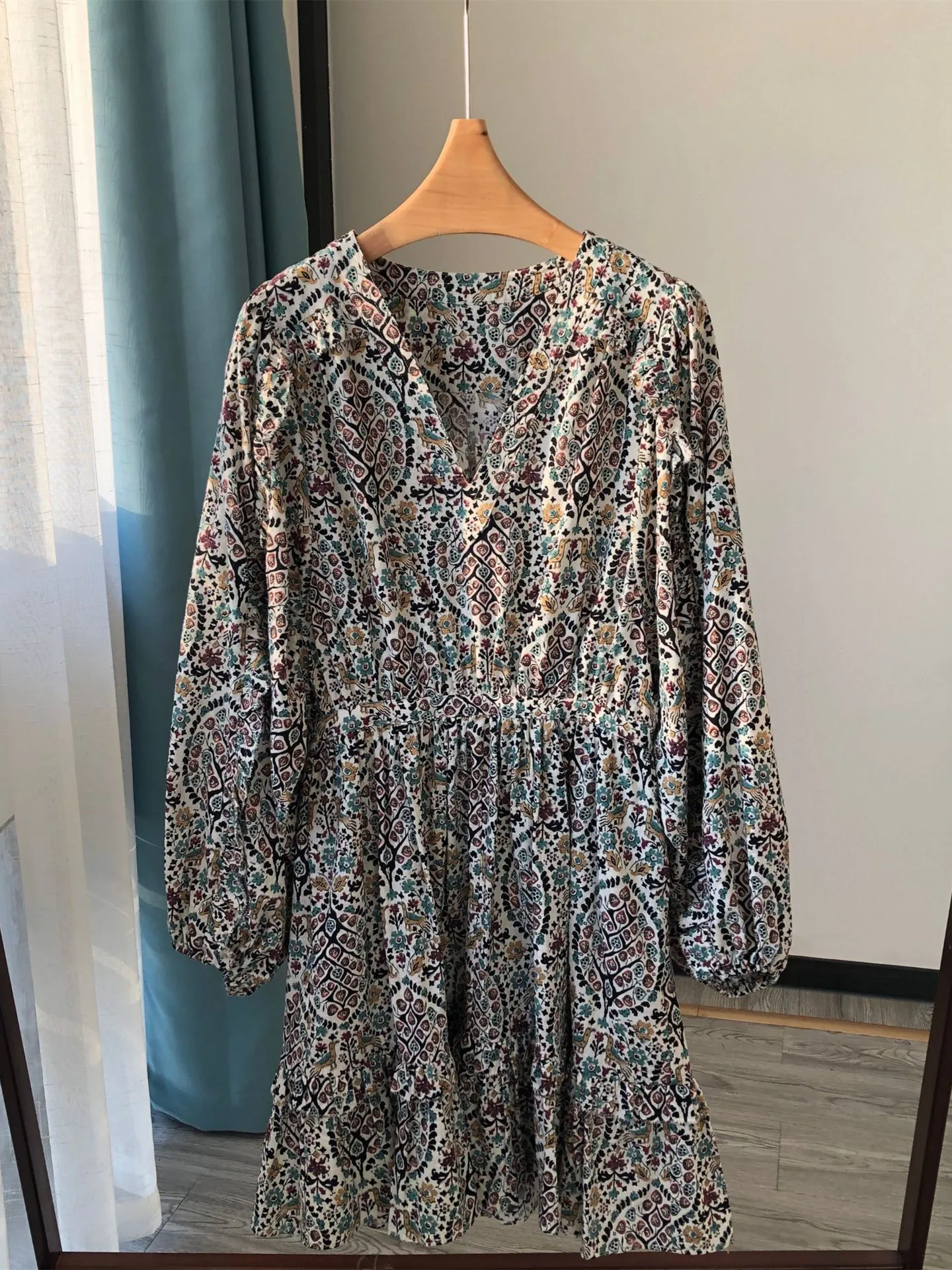 Women Romantic Floral print Mini Dress 2022 new Ladies V-Neck Lantern Sleeve Back Elastic Waist Layered Ruffles Short Robes
Women Romantic Floral print Mini Dress 2022 new Ladies V-Neck Lantern Sleeve Back Elastic Waist Layered Ruffles Short Robes