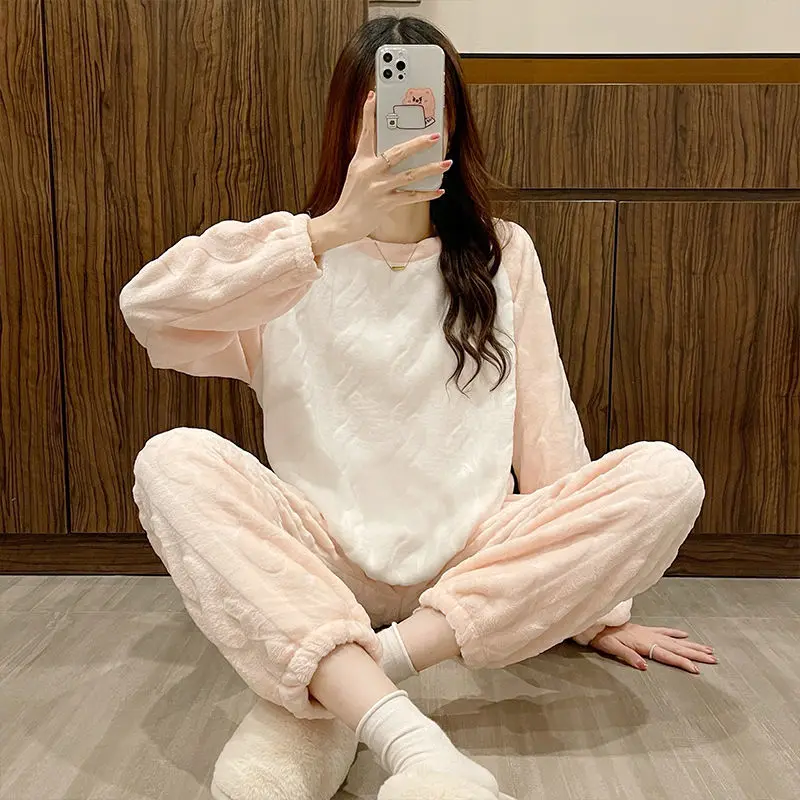 Fashion Trend Simple Loose All-match Pajamas Autumn and Winter New Coral Velvet Plus Velvet Thick Warm Home Clothes
Fashion Trend Simple Loose All-match Pajamas Autumn and Winter New Coral Velvet Plus Velvet Thick Warm Home Clothes