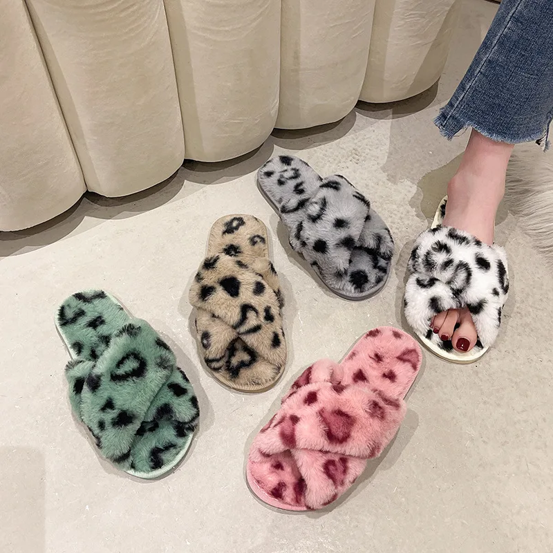 2022 NEW Design Women Winter House Furry Slippers Women Cross Fluffy Fur Home Slides Flat Indoor Floor Shoes Ladies Flip Flops
2022 NEW Design Women Winter House Furry Slippers Women Cross Fluffy Fur Home Slides Flat Indoor Floor Shoes Ladies Flip Flops