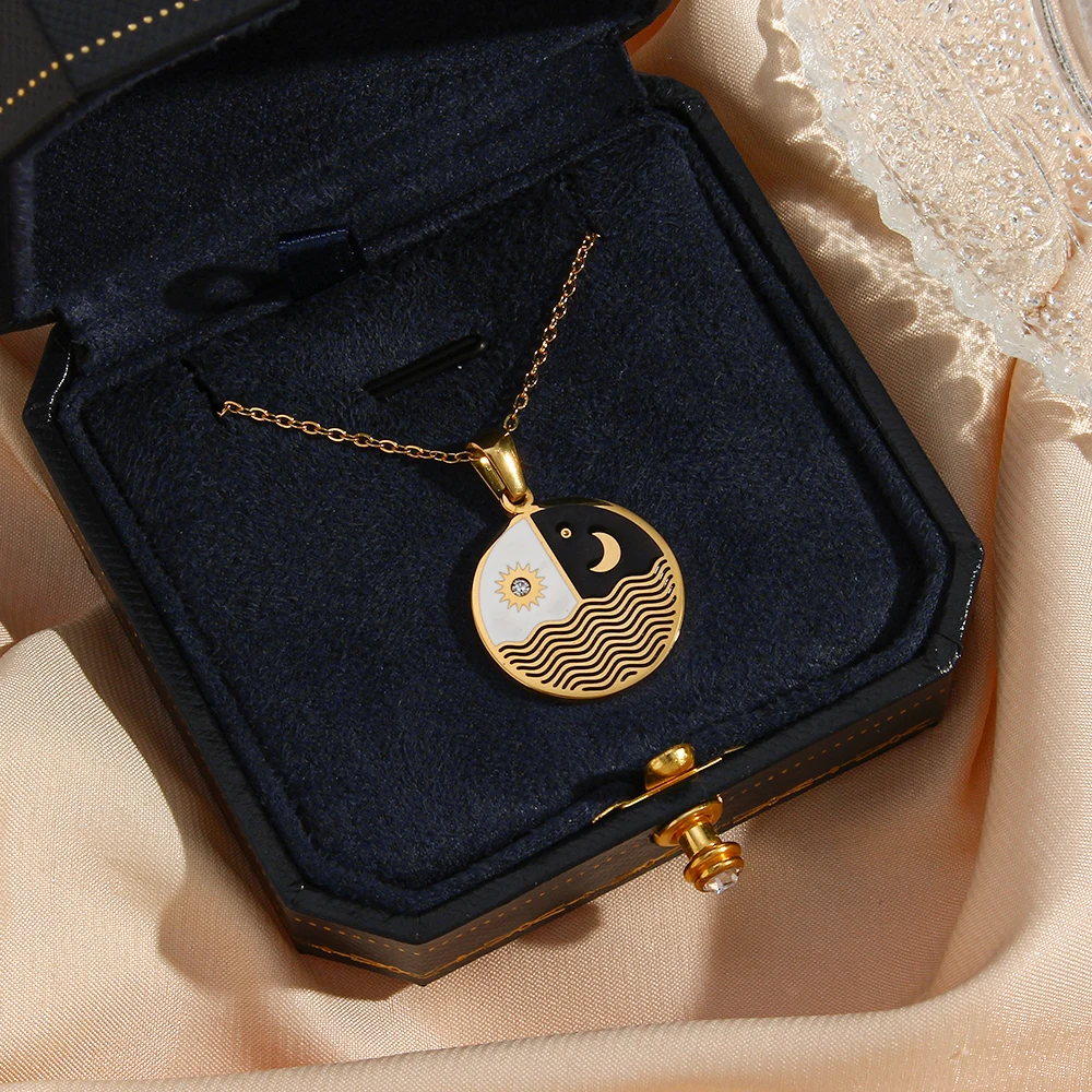 2022 New Fantastic Round Shape Half Day Half Night Sun and Moon Coin Necklace For Women Yingyang Balance Pendant Necklace
2022 New Fantastic Round Shape Half Day Half Night Sun and Moon Coin Necklace For Women Yingyang Balance Pendant Necklace