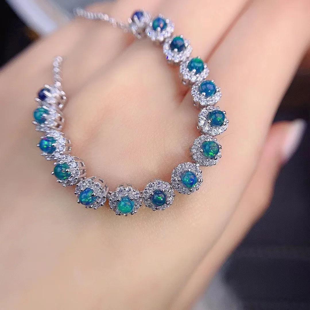 Женский браслет из серебра 925 пробы, с натуральным черным опалом
Женский браслет из серебра 925 пробы, с натуральным черным опалом