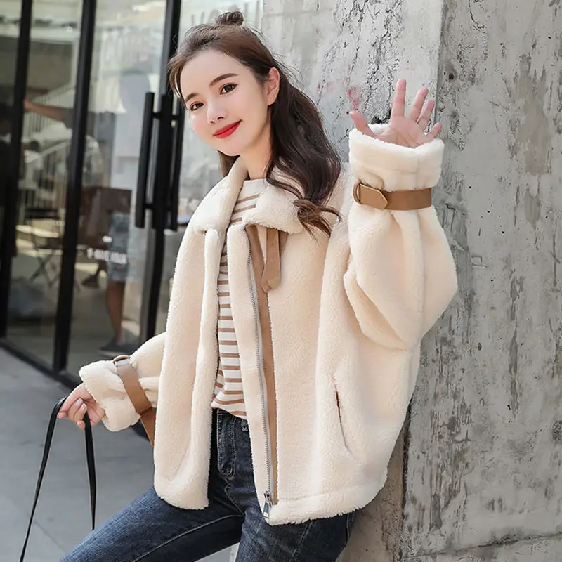 

Новое корейское модное женское зимнее пальто из овчины, облегающая короткая куртка, пальто из искусственного меха, шикарные стеганые пальто, пальто