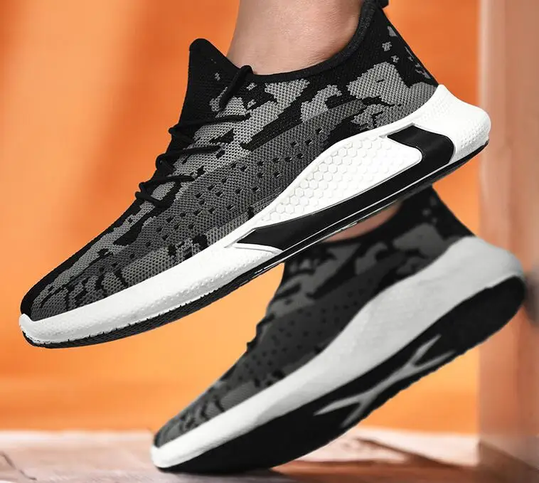 Spring new men's shoes breathable fashion shoes men's Korean version of the trend of sports men's single shoes
Spring new men's shoes breathable fashion shoes men's Korean version of the trend of sports men's single shoes