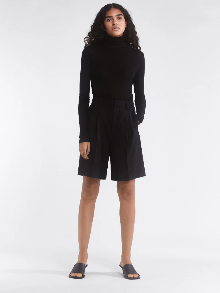 2022 New Summer FK Solid Color Women Casual Knee Length Suit Shorts Straight Loose Shorts
2022 New Summer FK Solid Color Women Casual Knee Length Suit Shorts Straight Loose Shorts