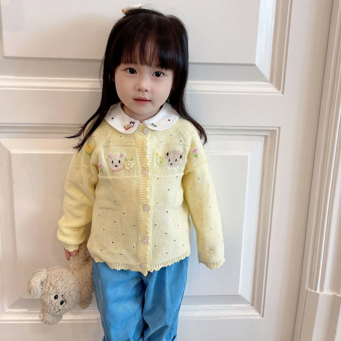Pre-sale July 30th girls' knitted cardigan 50% wool cream yellow Sweet and cute embroidered knitted coat
Pre-sale July 30th girls' knitted cardigan 50% wool cream yellow Sweet and cute embroidered knitted coat