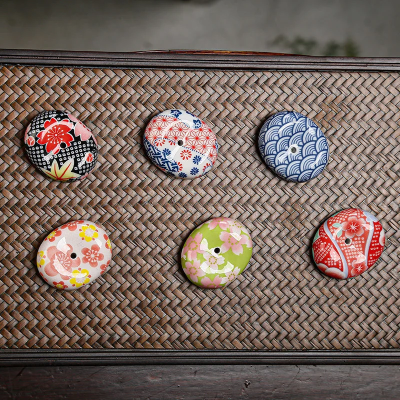 Boutique Japanese Incense Base Incense Insert Desktop Small Zen Ornaments Bedroom Home Stick Incense Holder Ceramic Decoration 
Boutique Japanese Incense Base Incense Insert Desktop Small Zen Ornaments Bedroom Home Stick Incense Holder Ceramic Decoration
