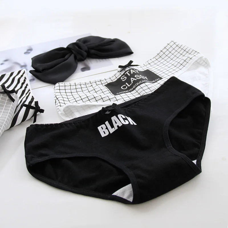 2022 New Cotton Panties Women's Underwear Fashion Lattice Comfort Briefs Mid Waist Seamless Underpants Female Sexy Lingerie L-XL
2022 New Cotton Panties Women's Underwear Fashion Lattice Comfort Briefs Mid Waist Seamless Underpants Female Sexy Lingerie L-XL