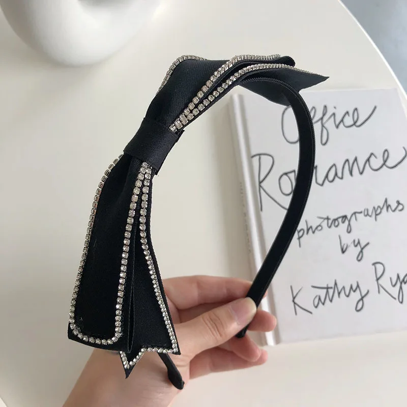 Elegant Solid Bow Knot Hairband for Women Party Headdress Crystals Headbands Brand Style Headwear Side Bow Knotted Hair Band 
Elegant Solid Bow Knot Hairband for Women Party Headdress Crystals Headbands Brand Style Headwear Side Bow Knotted Hair Band