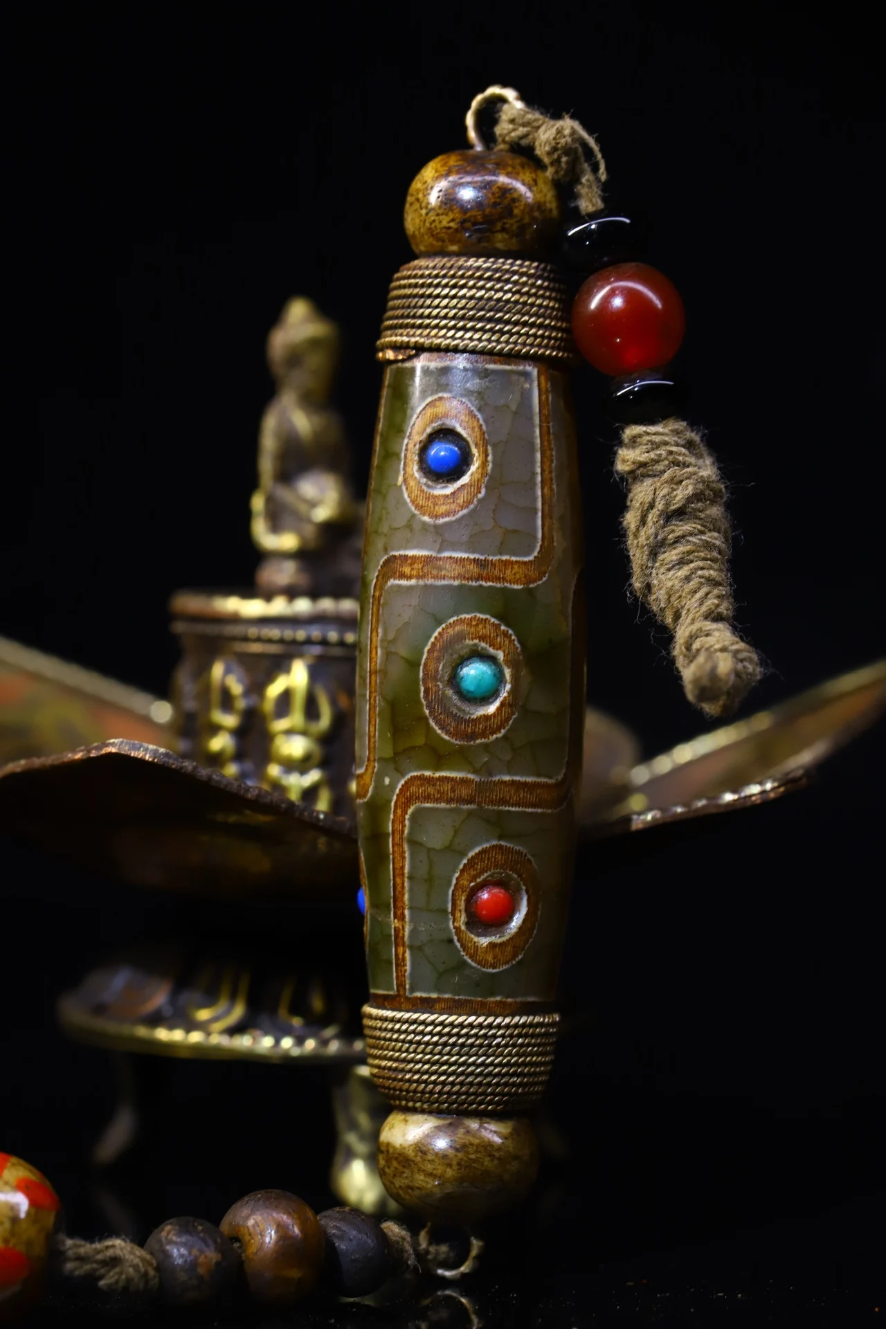 4" Tibetan Temple Collection natural agate mosaic gem Dzi Beads Nine eyed dzi pendant Amulet Town house Exorcism
4" Tibetan Temple Collection natural agate mosaic gem Dzi Beads Nine eyed dzi pendant Amulet Town house Exorcism