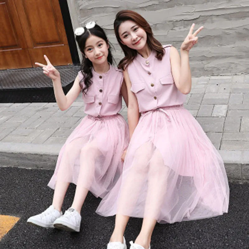 Family Matching Clothes Family Look Outfits Mother Daughter Mesh Shirt Skirt Set Summer Sleeveless Mommy and Me Family Dress
Family Matching Clothes Family Look Outfits Mother Daughter Mesh Shirt Skirt Set Summer Sleeveless Mommy and Me Family Dress
