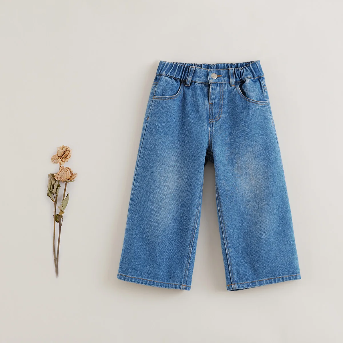 MARC&JANIE LUFU French Series Girls Autumn Cotton Denim Pants Wide-Legged Jeans 221612
MARC&JANIE LUFU French Series Girls Autumn Cotton Denim Pants Wide-Legged Jeans 221612