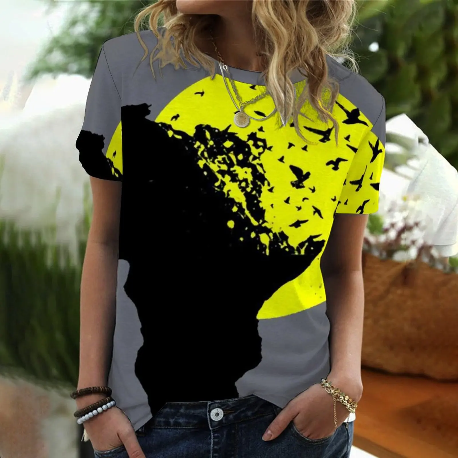 2022 3d foreign trade summer new sun and moon printing round neck short-sleeved T-shirt top women's plus size women's clothing
2022 3d foreign trade summer new sun and moon printing round neck short-sleeved T-shirt top women's plus size women's clothing