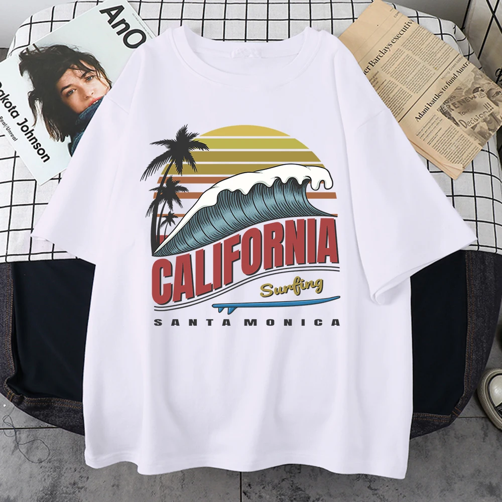 California Summer Beach Men's and Women's Leisure Travel T-shirt
California Summer Beach Men's and Women's Leisure Travel T-shirt