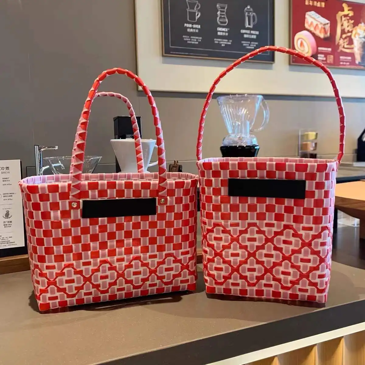 2022 New Hand-Woven Vegetable Basket Picnic Basket Shopping Bag Bucket Bag Women's Beach Bag
2022 New Hand-Woven Vegetable Basket Picnic Basket Shopping Bag Bucket Bag Women's Beach Bag