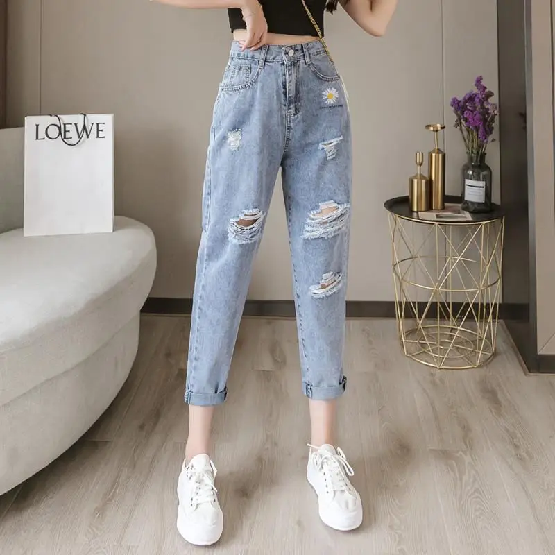 Women High Waist Straight Leg Pants Thin BF Tide Loose Cropped Trousers 2021 Streetwear Summer Embroidered Daisy Ripped Jeans
Women High Waist Straight Leg Pants Thin BF Tide Loose Cropped Trousers 2021 Streetwear Summer Embroidered Daisy Ripped Jeans