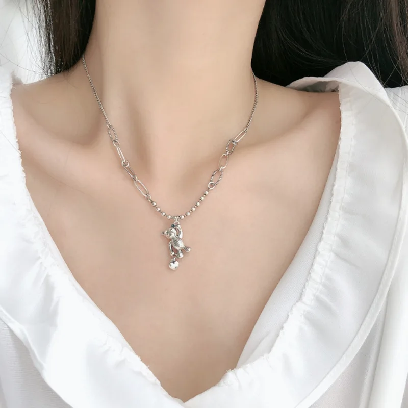 FMILY Minimalist Love Bear Necklace S925 Sterling Silver New Fashion Temperament Hip-hop Punk Jewelry for Girlfriend Gift
FMILY Minimalist Love Bear Necklace S925 Sterling Silver New Fashion Temperament Hip-hop Punk Jewelry for Girlfriend Gift