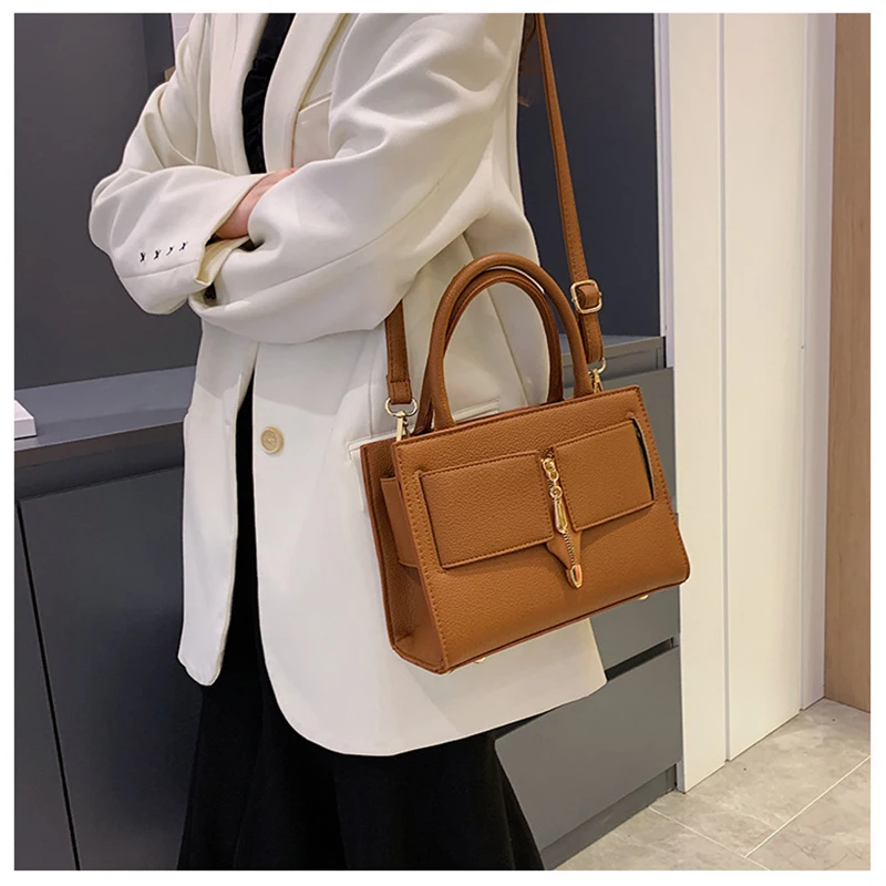 New Simple Versatile Women's Bag High-end Bag Large-capacity Tote Shoulder Crossbody Bags Fashion Trend High-quality Female Bag
New Simple Versatile Women's Bag High-end Bag Large-capacity Tote Shoulder Crossbody Bags Fashion Trend High-quality Female Bag
