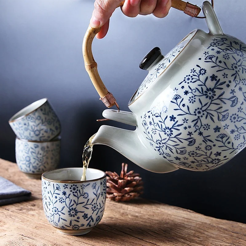 Ceramic Teaware Sets Japanese Blue and White Porcelain Coffee Tea Set Clay Lifting Beam Pot Small Cup Home Drinking Utensils
Ceramic Teaware Sets Japanese Blue and White Porcelain Coffee Tea Set Clay Lifting Beam Pot Small Cup Home Drinking Utensils