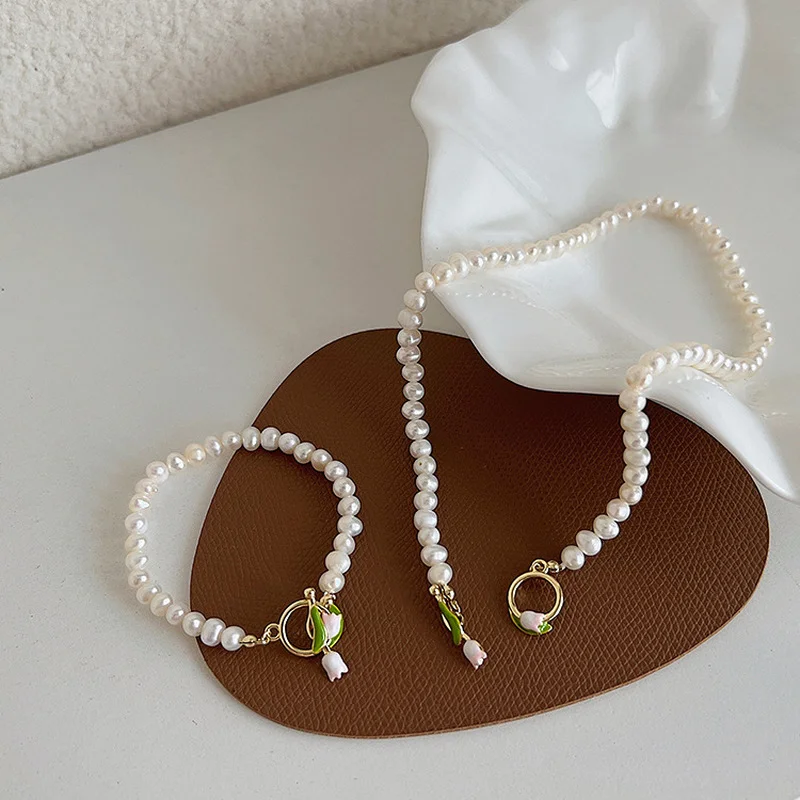 

Minar Vintage Baroque Freshwater Pearl Bracelets for Women Pink Color Enamel Tulip Flower Charm Bracelets Wedding Accessories