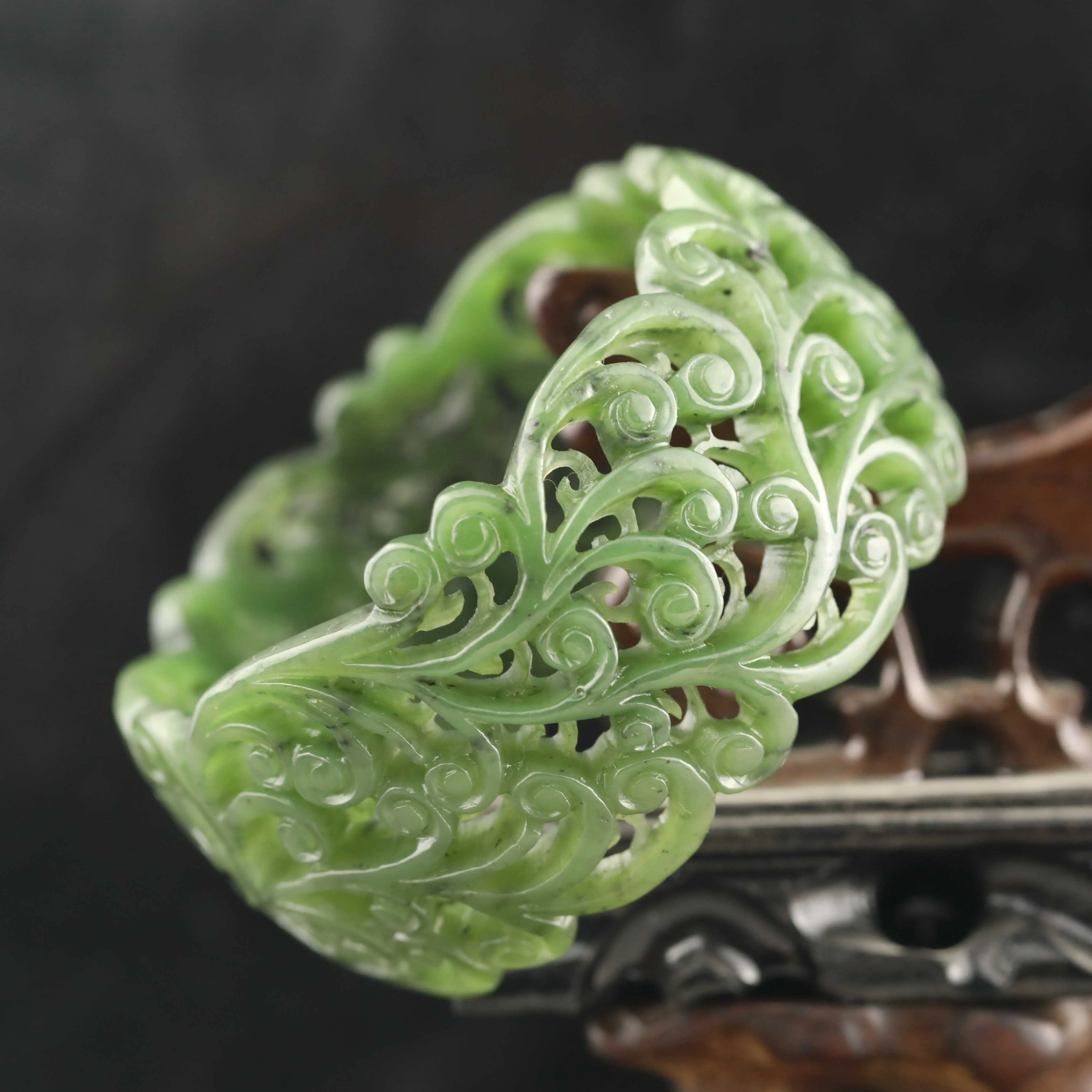 Old China Natural hetian green Jade Hand Carved hollowed out flower bangle bracelet w
Old China Natural hetian green Jade Hand Carved hollowed out flower bangle bracelet w