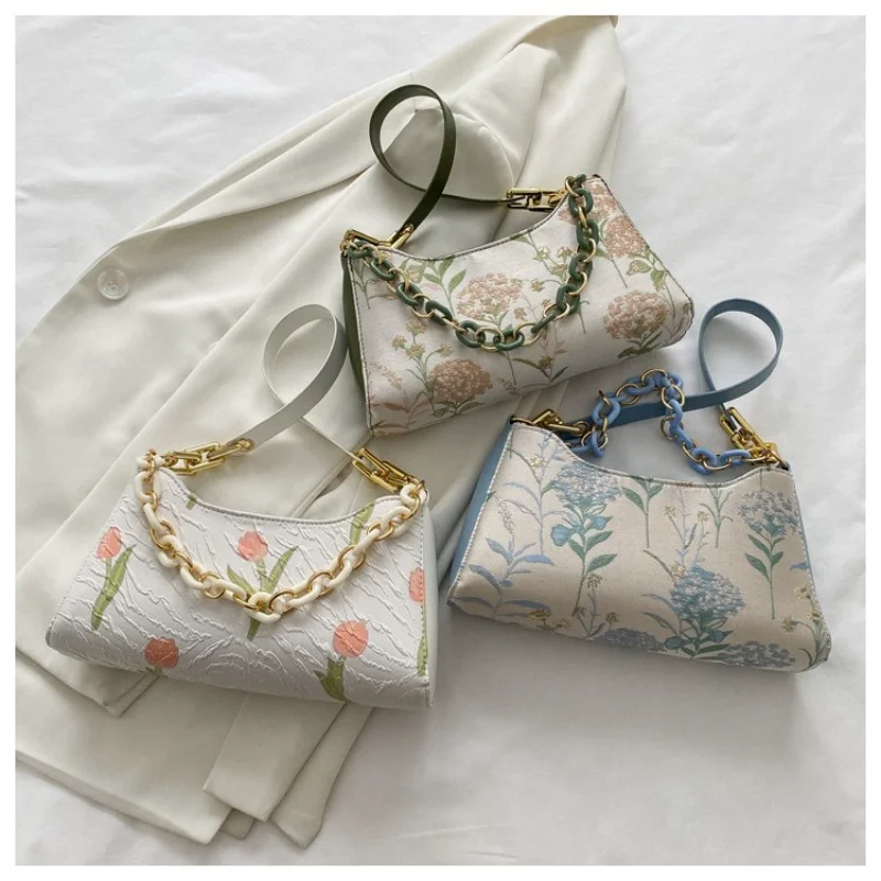 Casual Bag Women's Summer 2022 New Korean Version of Flowers Simple One-shoulder Small Square Bag Commuting Chain Handbag
Casual Bag Women's Summer 2022 New Korean Version of Flowers Simple One-shoulder Small Square Bag Commuting Chain Handbag