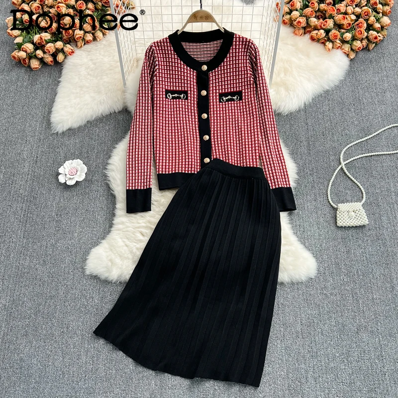 Fashion Suit Women's Autumn and Winter round Neck Plaid Short Knitted Cardigan Jacket Two-Piece Set High Waist Pleated Skirt
Fashion Suit Women's Autumn and Winter round Neck Plaid Short Knitted Cardigan Jacket Two-Piece Set High Waist Pleated Skirt