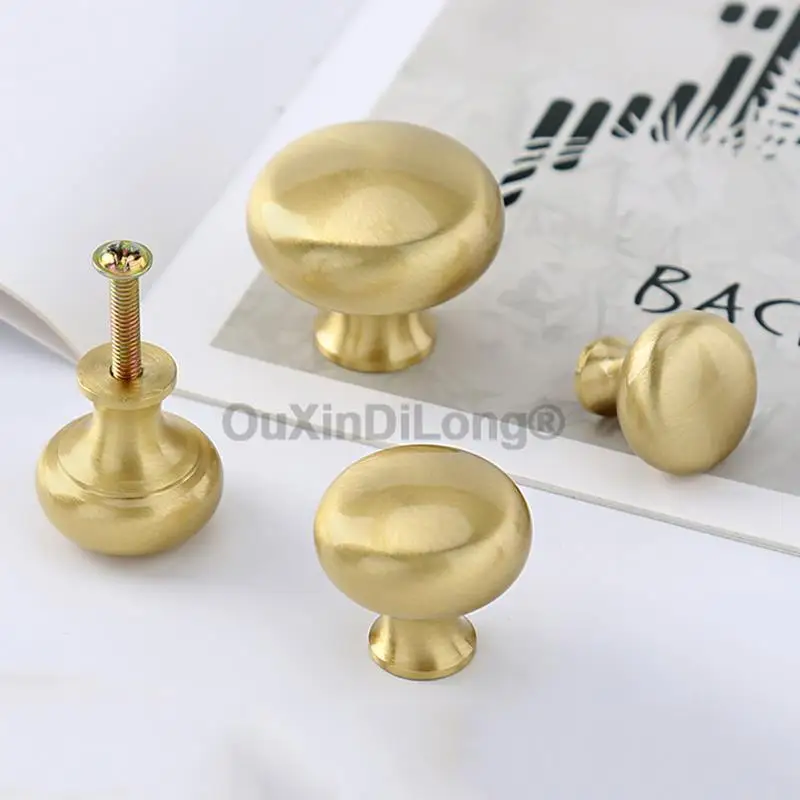 1PCS Nordic Pure Brass Furniture Handle Wardrobe Drawer Pulls Cabinet Door Minimalist Round Single Hole Golden Knobs ZO37
1PCS Nordic Pure Brass Furniture Handle Wardrobe Drawer Pulls Cabinet Door Minimalist Round Single Hole Golden Knobs ZO37
