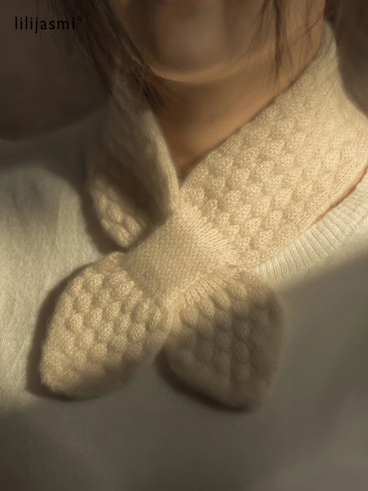 Women 100% Pure Cashmere Knitted Small Bowknot Scarf Neckerchief Moss Stitch Soft Neck Warmer Ring Collar Female Boutique Acc
Women 100% Pure Cashmere Knitted Small Bowknot Scarf Neckerchief Moss Stitch Soft Neck Warmer Ring Collar Female Boutique Acc