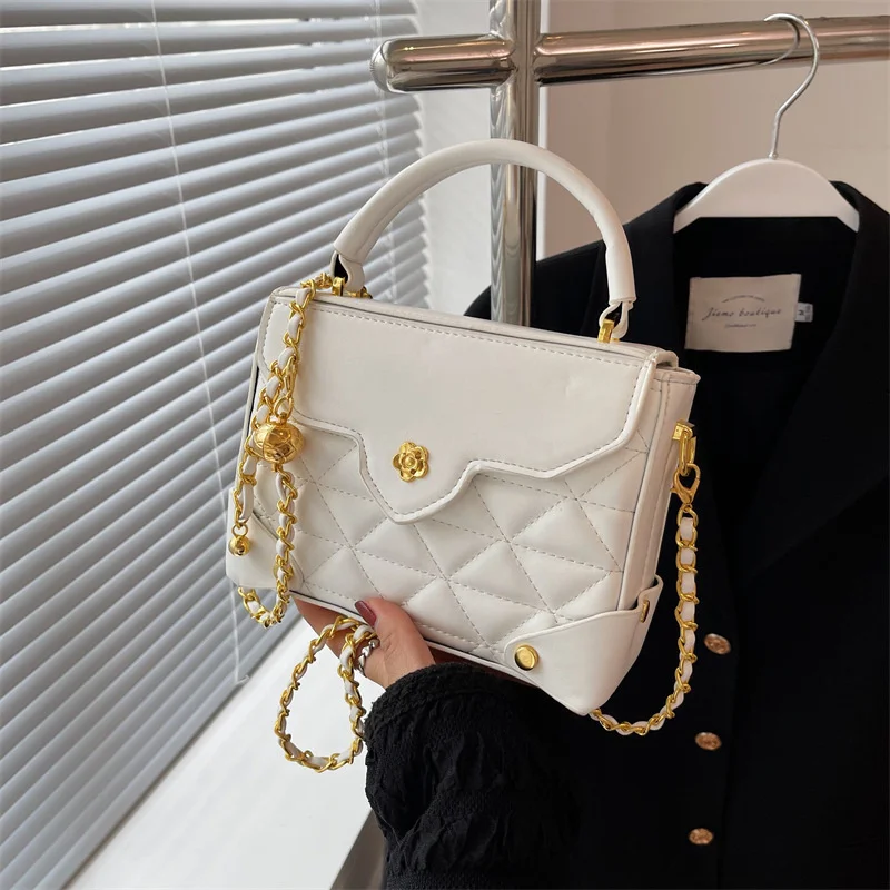 New Women's Trend Ins Fashionable Foreign Style Portable Small Square Bag Net Red Texture Chain Shoulder Messenger Bag Tote Bag
New Women's Trend Ins Fashionable Foreign Style Portable Small Square Bag Net Red Texture Chain Shoulder Messenger Bag Tote Bag