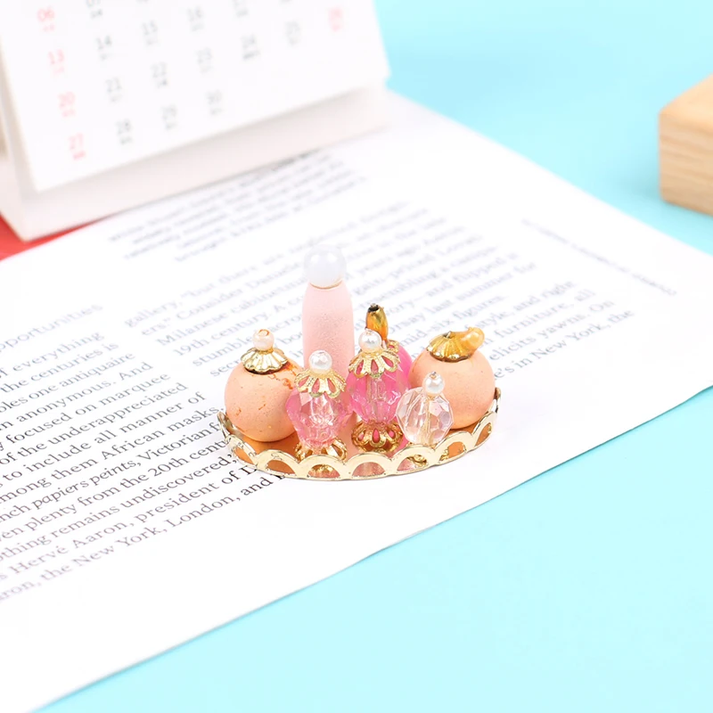 1Set 1:12 Scale Pink Perfume Tray Miniature Furniture Fabric Model Mini Dollhouse Furniture Doll Bedroom Bath Dolls House
1Set 1:12 Scale Pink Perfume Tray Miniature Furniture Fabric Model Mini Dollhouse Furniture Doll Bedroom Bath Dolls House