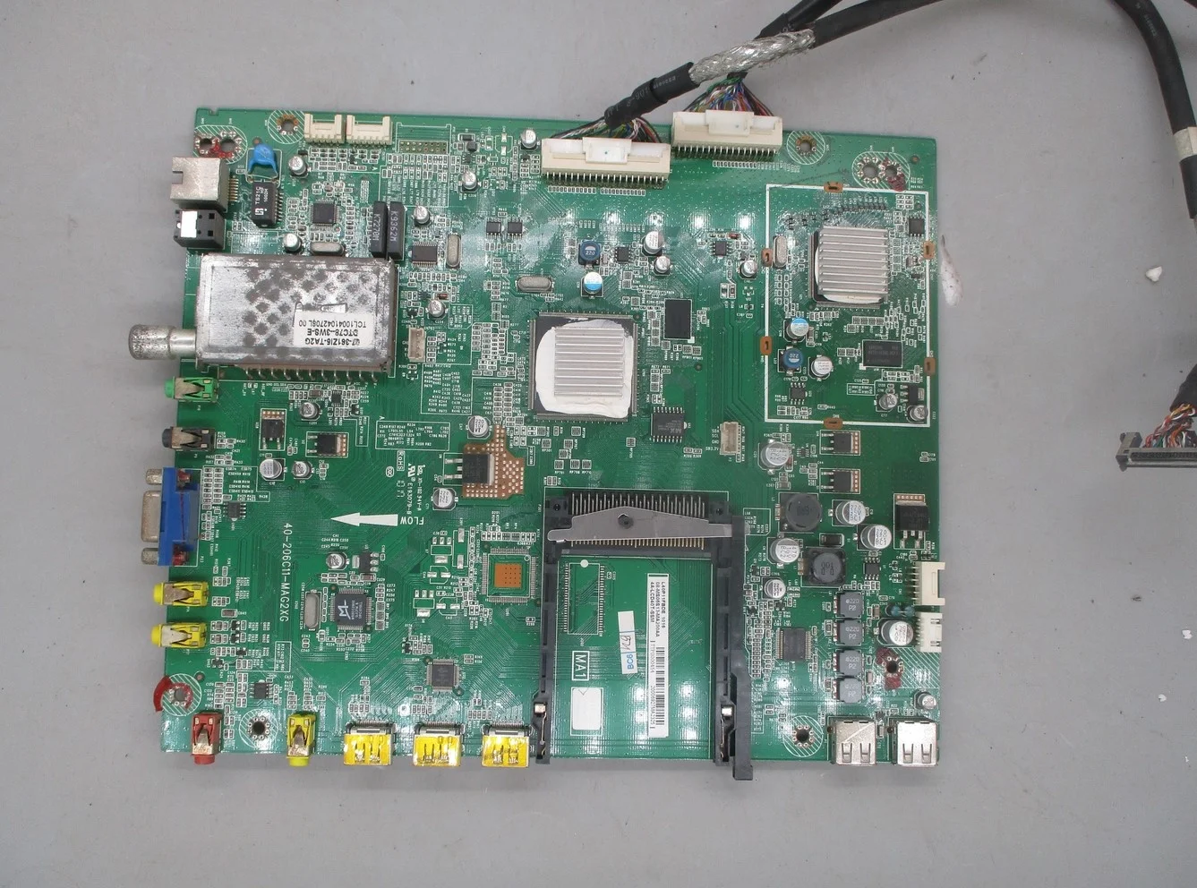 Disassemble for Tcl L40p11fbde Mainboard 40-206c11-mag2xg with Screen Lta400hf-16
Disassemble for Tcl L40p11fbde Mainboard 40-206c11-mag2xg with Screen Lta400hf-16