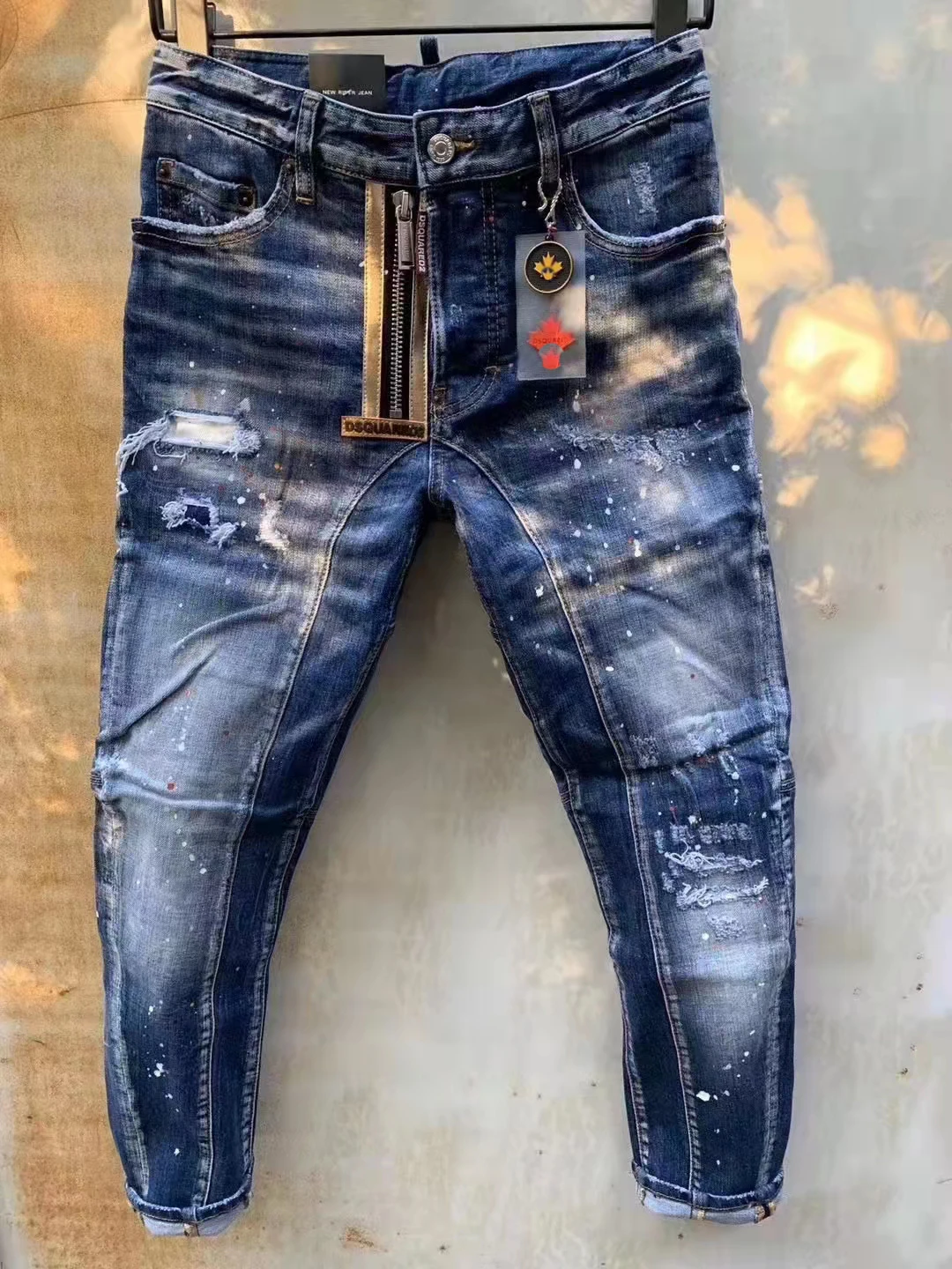 2021 модные тренды Dsquared2 моющиеся, изношенные, дырки, крашеные точки, мужские мотоциклетные джинсы T82
2021 модные тренды Dsquared2 моющиеся, изношенные, дырки, крашеные точки, мужские мотоциклетные джинсы T82