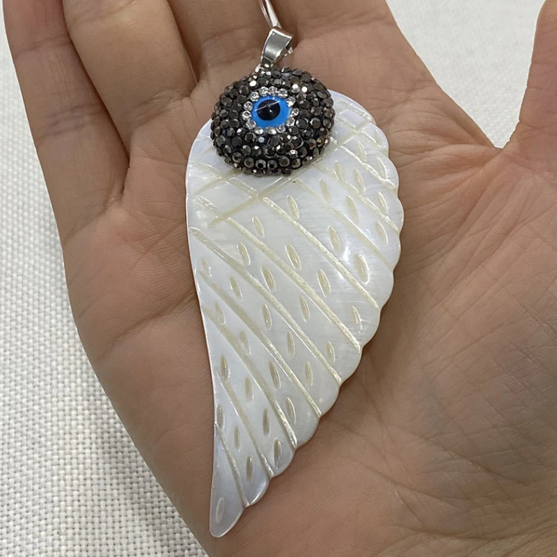 Large Shell Eagle Wing Pendant Mother of Pearl Feather Charms MOP Necklace Earrings Retro Indian Hyperbole Woman Jewelry Making
Large Shell Eagle Wing Pendant Mother of Pearl Feather Charms MOP Necklace Earrings Retro Indian Hyperbole Woman Jewelry Making