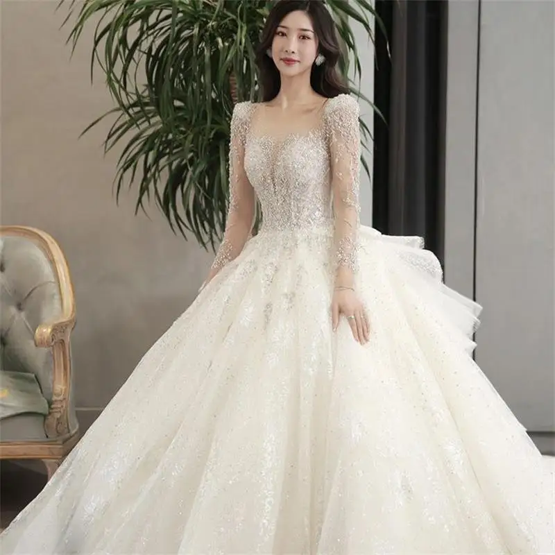 Main wedding dress 2023 new bride French big tail high quality one shoulder long sleeve heavy industry
Main wedding dress 2023 new bride French big tail high quality one shoulder long sleeve heavy industry