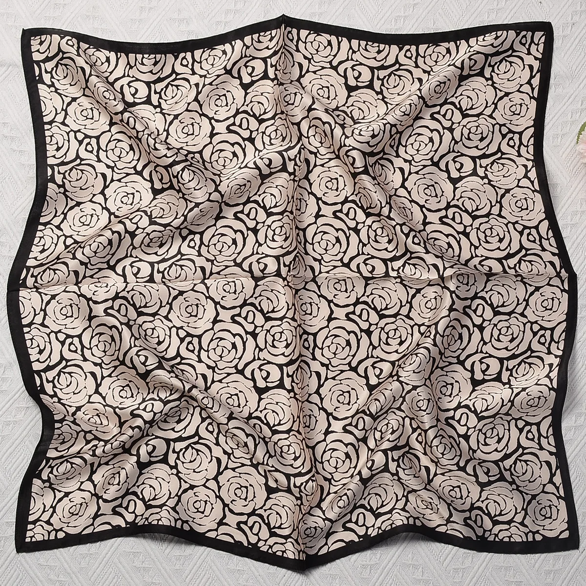 70cm Camellia 100% Silk Scarf Women Fashion Square Shawl Hijab Bandana Foulard Hand Rolled Edges Neckerchief Female Bow Ties
70cm Camellia 100% Silk Scarf Women Fashion Square Shawl Hijab Bandana Foulard Hand Rolled Edges Neckerchief Female Bow Ties