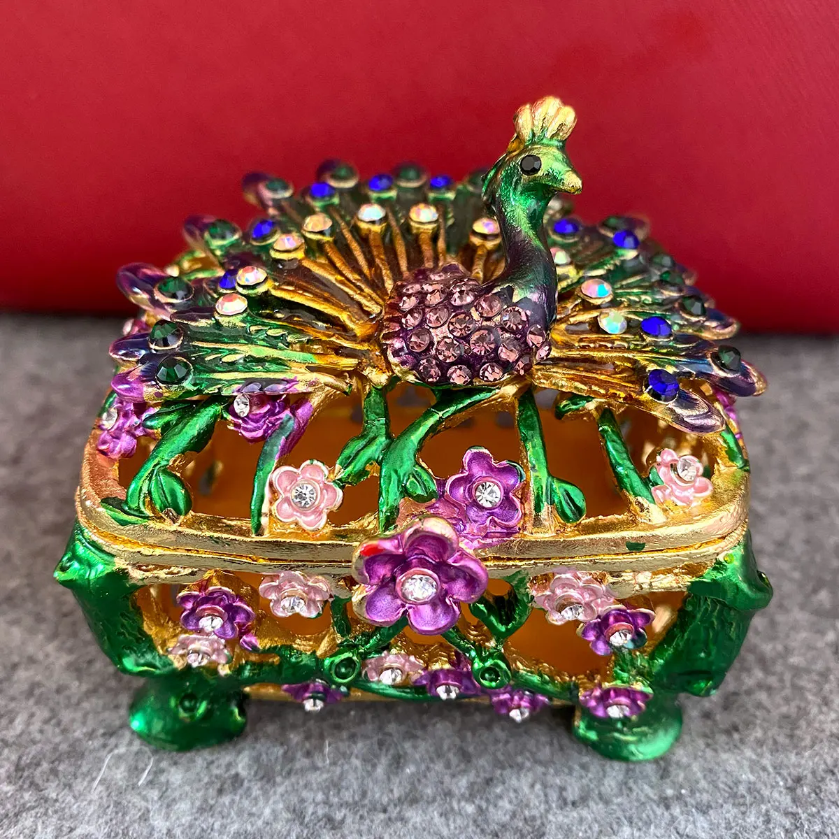 

Hand Painted Bejeweled Jewelry Trinket Box Wedding Ring Holde Peacock Figurine Hinged Collectives Xmas Gift Home Decoration