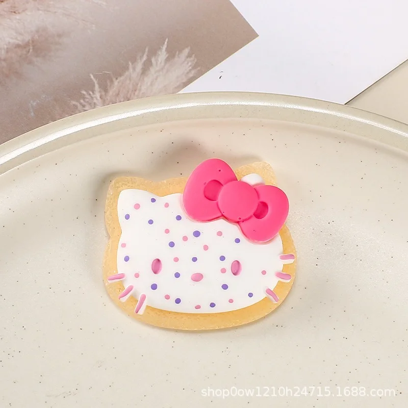 Kawaii Sanrioed cartoon series Kitty cute Fashion phone case girl heart Decorate handmade resin material cat type Accessories
Kawaii Sanrioed cartoon series Kitty cute Fashion phone case girl heart Decorate handmade resin material cat type Accessories